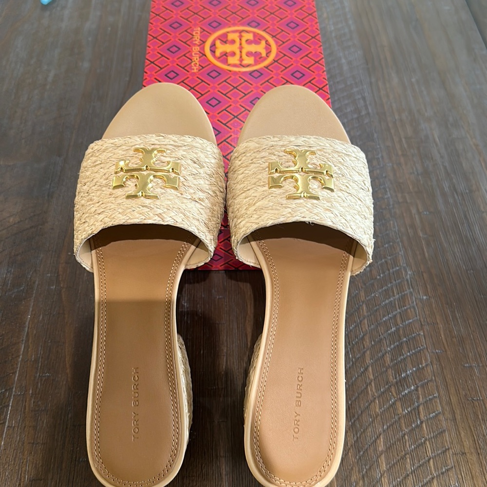 Gorgeous Tory Raffia heels